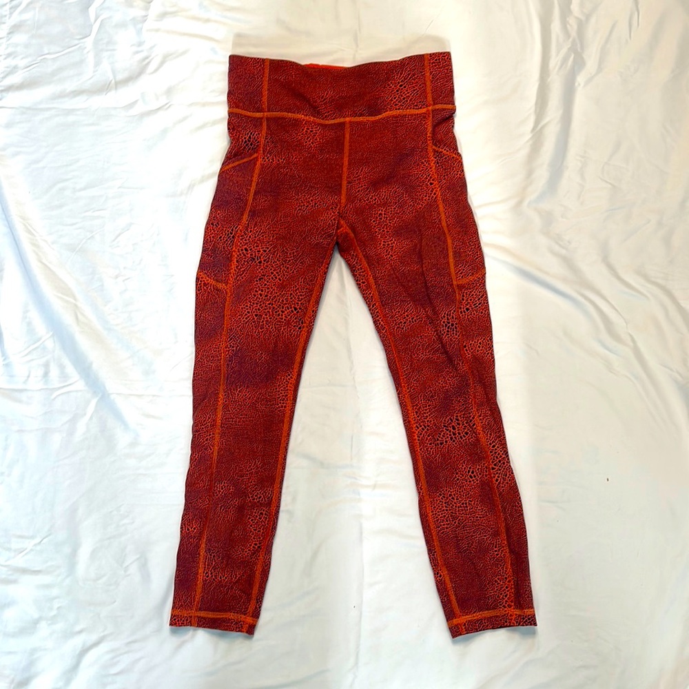 Lulu lemon mid calf work out pants. Ultra soft. Size 6